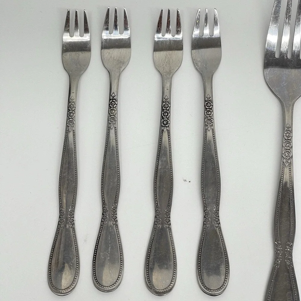 Vintage Northland Stainless Korea by Oneida Colonial Boutique Pattern 28 Piece
